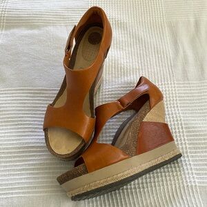 Tsubo Isara Leather Cognac Wedge